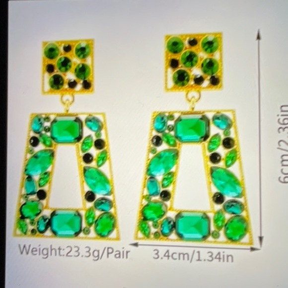 NWT Dazzling green rhinestone earrings - Picture 3 of 5